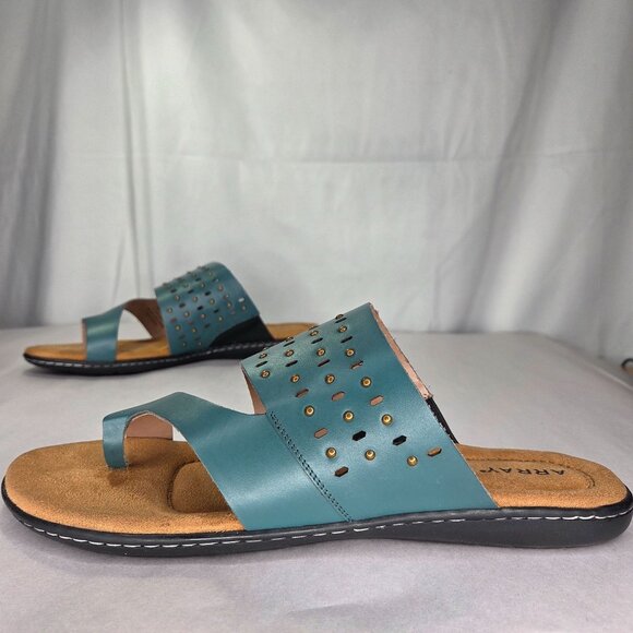 NWOT ARRAY Women's Catalina Green Studded Leather Sandals - Picture 2 of 8